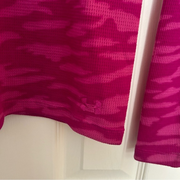 NWT Under Armour pink camo waffle knit long sleeve top Size Small - Picture 6 of 13